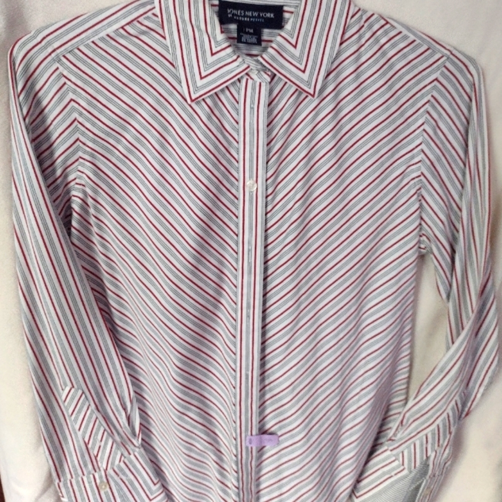 Jones New York ladies blouse size petite medium